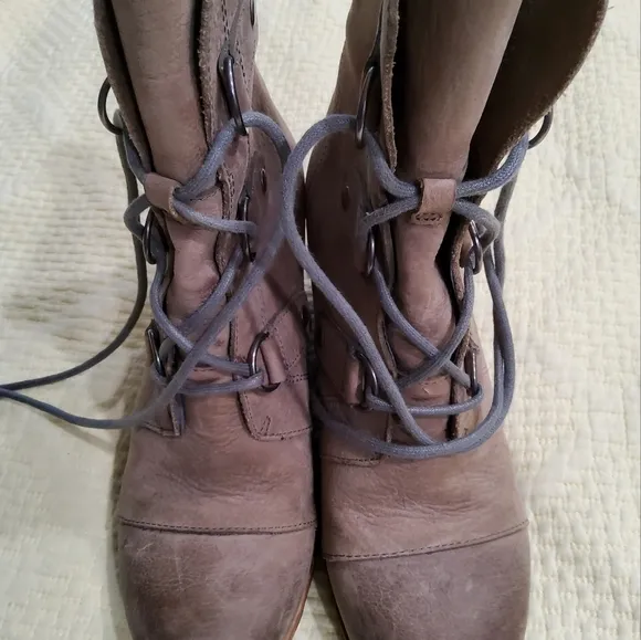 Sorel Joan of Arctic Wedge Ankle Boots Size 10