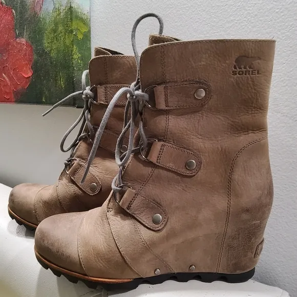 Sorel Joan of Arctic Wedge Ankle Boots Size 10