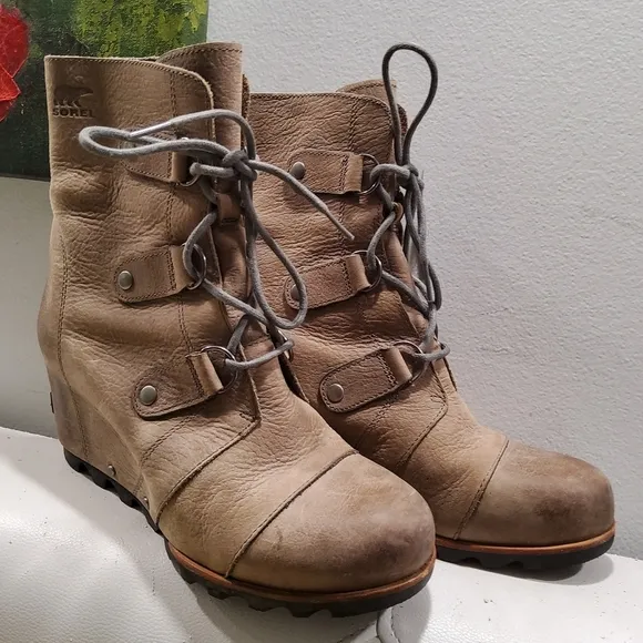 Sorel Joan of Arctic Wedge Ankle Boots Size 10