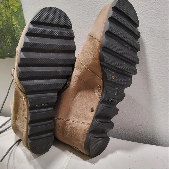 Sorel Joan of Arctic Wedge Ankle Boots Size 10