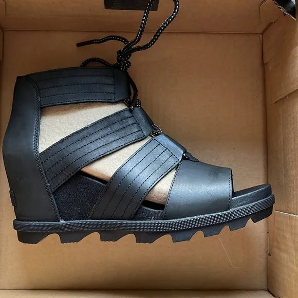 Sorel Joanie II Lace Black Leather Wedge Platform Sandals Size 10.5