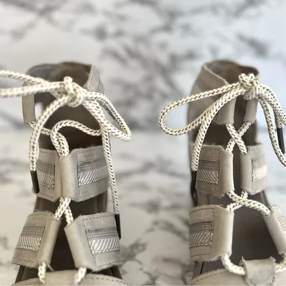 Sorel Joanie II Women’s Grey Lace Up WedgeSandals 9.5