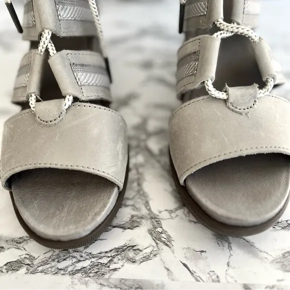Sorel Joanie II Women’s Grey Lace Up WedgeSandals 9.5
