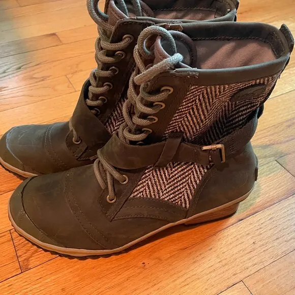 Sorel Lace Up Slim Combat Boots Olive Green Herringbone Size 8