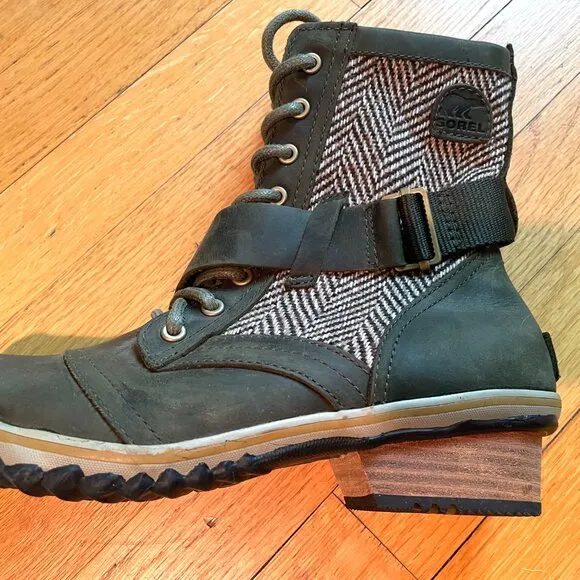 Sorel Lace Up Slim Combat Boots Olive Green Herringbone Size 8