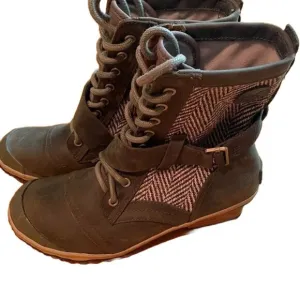 Sorel Lace Up Slim Combat Boots Olive Green Herringbone Size 8