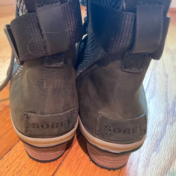 Sorel Lace Up Slim Combat Boots Olive Green Herringbone Size 8