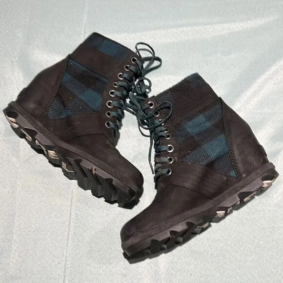 SOREL | Lexie Green Black Buffalo Plaid Wedge Leather Lace Up Boots A8