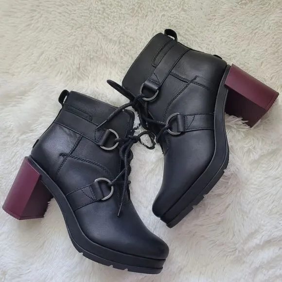 Sorel Margo lace up boots size 9.5