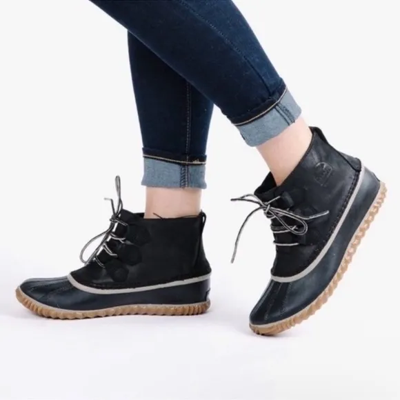 Sorel Out N About Leather Boots Lace Up Ankle Waterproof Black Size 6 US Women’s