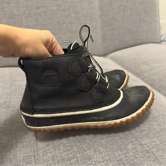 Sorel Out N About Leather Boots Lace Up Ankle Waterproof Black Size 6 US Women’s