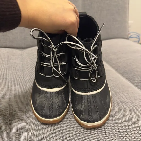 Sorel Out N About Leather Boots Lace Up Ankle Waterproof Black Size 6 US Women’s