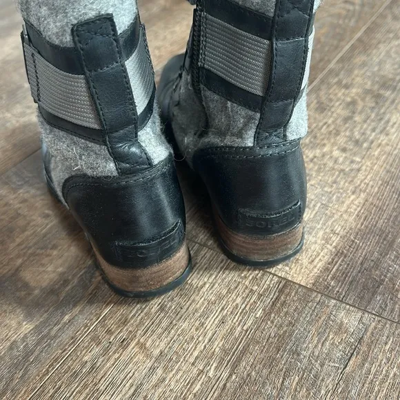 Sorel women’s Major Carly Combat Boots