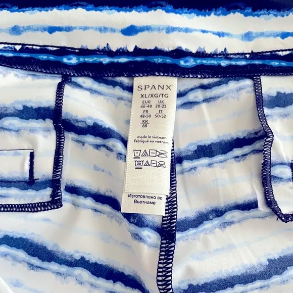 Spanx Sunshine Shorts 4” Blue Painted Stripe