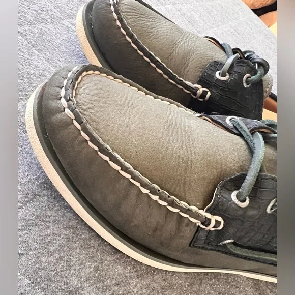 SPERRY Gold Cup 9.5 A/O 2 Eye TopSider Green &amp; Black Leather Boat Shoes Orig$175