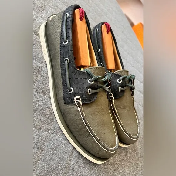SPERRY Gold Cup 9.5 A/O 2 Eye TopSider Green &amp; Black Leather Boat Shoes Orig$175