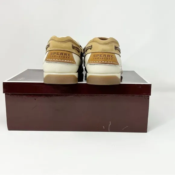 SPERRY leather classic boat shoes, white/cream and brown color