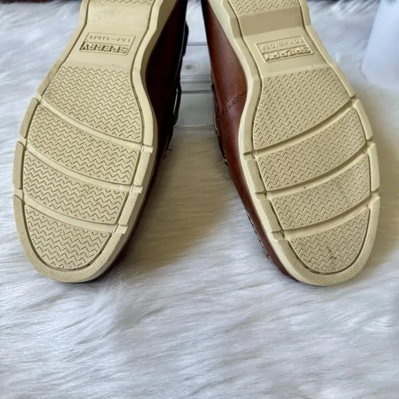 Sperry Top-Sider Authentic Original Leeward 2-Eye Classic Leather Boat Shoes