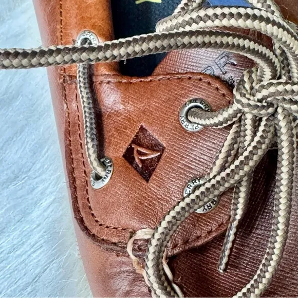 Sperry Top-Sider Authentic Original Leeward 2-Eye Classic Leather Boat Shoes