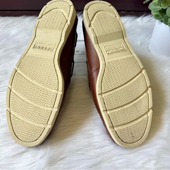 Sperry Top-Sider Authentic Original Leeward 2-Eye Classic Leather Boat Shoes