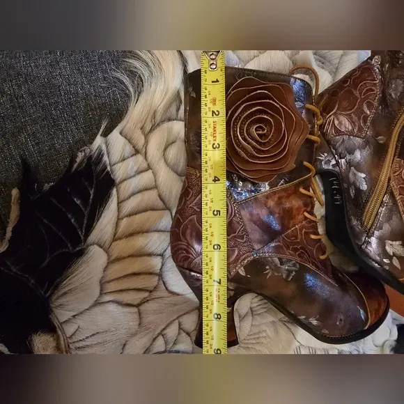 Spring Step Floral Lace-Up Ankle Boots - Brown Leather