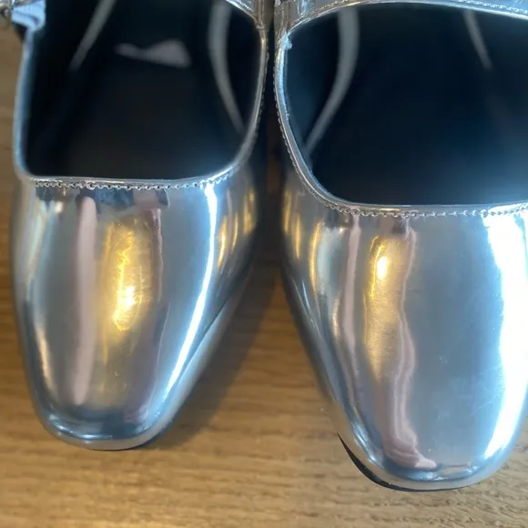 Steve Madden Benson Silver Metallic Almond Toe Mary Jane Flats Women’s 8…