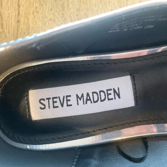 Steve Madden Benson Silver Metallic Almond Toe Mary Jane Flats Women’s 8…