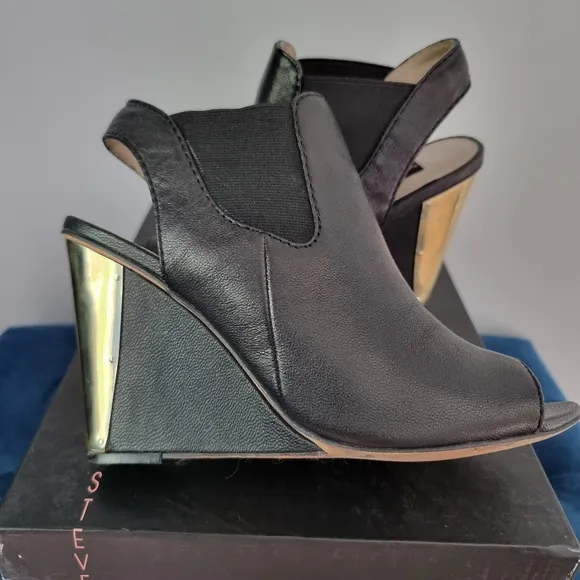 Steve Madden Black Leather Wedge with Gold Heel