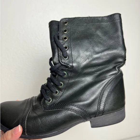 Steve Madden Combat Boots Black Leather Womens size 9