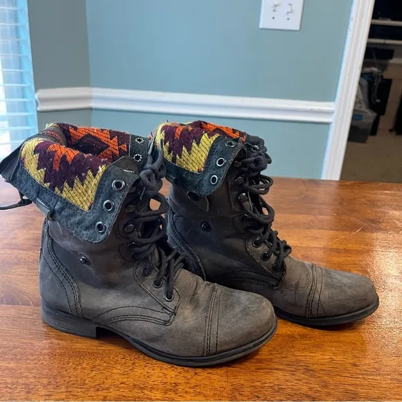 Steve Madden Convertible Fold Over Aztec Lace Up Leather Combat Boots size 6