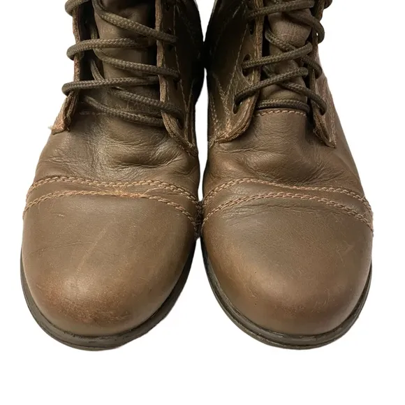 Steve Madden Lace Up Granny Leather  Combat Boots. Size 6.5
