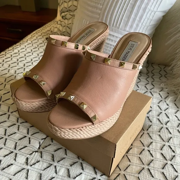 Steve Madden Manners Wedges