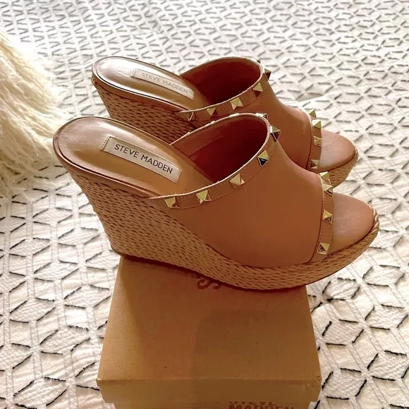 Steve Madden Manners Wedges