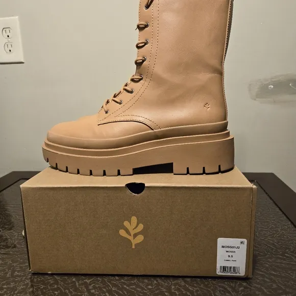 Steve Madden size 9 Camel Paris