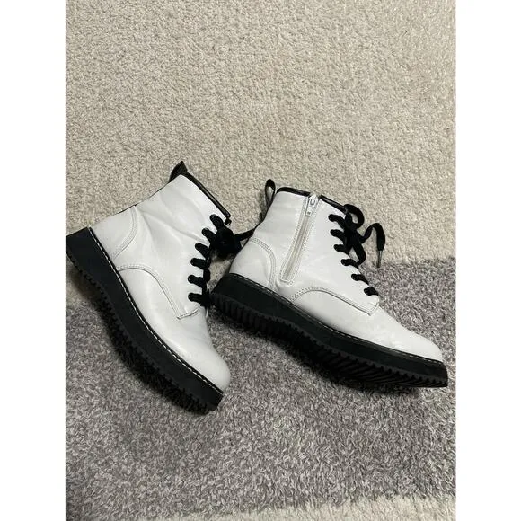 Steve Madden Youth Size 2 Kurrt Combat Boots White
