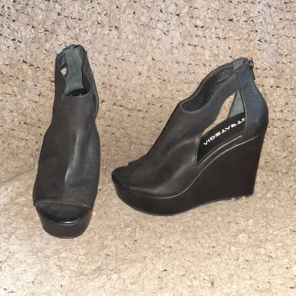 STRATEGIA-Black Oiled Suede Platform Wedges-Back Zip-Sz 36-Near Mint