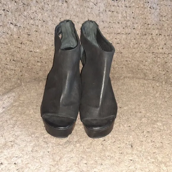 STRATEGIA-Black Oiled Suede Platform Wedges-Back Zip-Sz 36-Near Mint