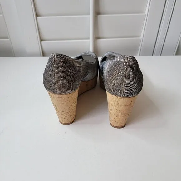 Stuart Weitzman Anna Corkswoon Peep Toe Wedges. Metallic Grey Size 8M