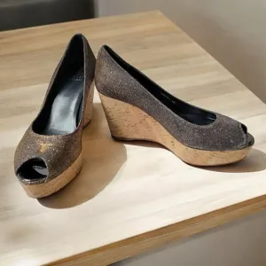 Stuart Weitzman Anna Corkswoon Peep Toe Wedges. Metallic Grey Size 8M