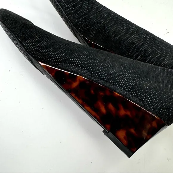 Stuart Weitzman black textured pointed toe wedges tortoise shell heel 8.5