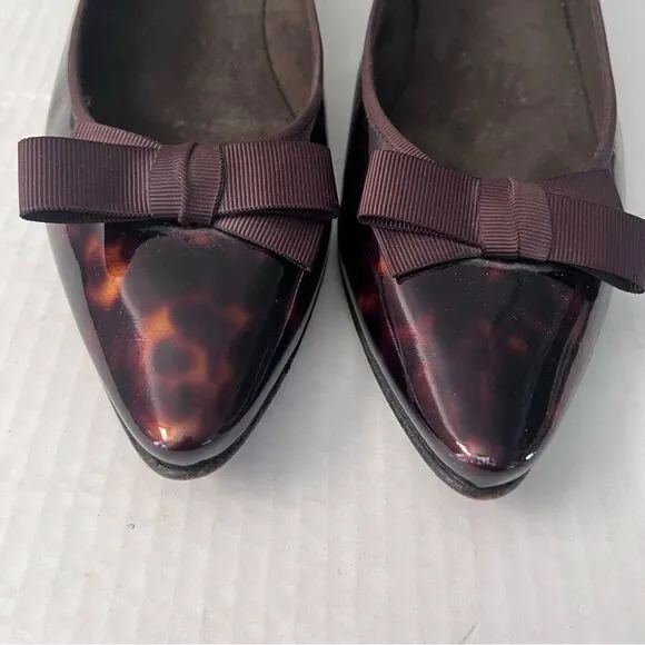 Stuart Weitzman Patent Leather Pointed Toe Tortoise Flats with bow 10 narrow