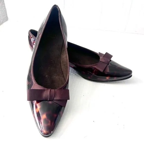 Stuart Weitzman Patent Leather Pointed Toe Tortoise Flats with bow 10 narrow