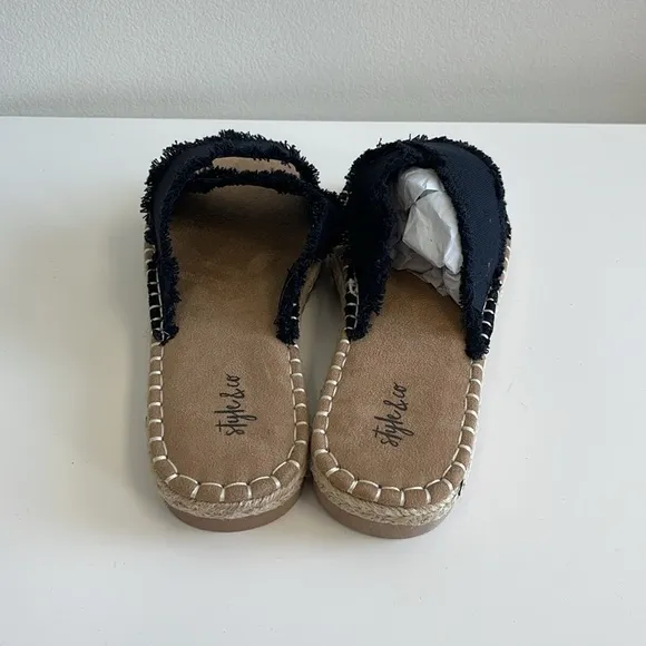 Style &amp; Co Keltc Black Canv Shoes Size 8