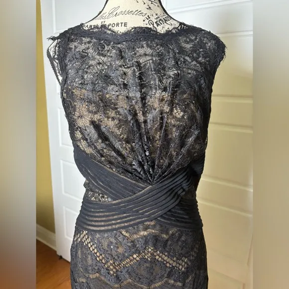 Tadashi Shoji Chantilly Lace Dress Black Size 4