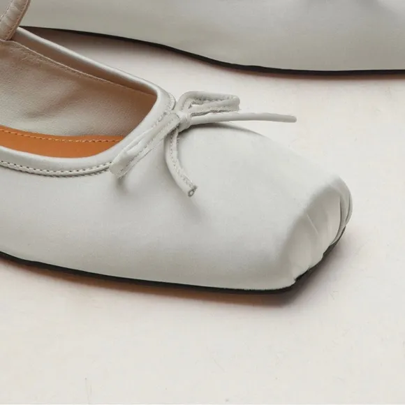 TAGTRAUME Women’s Better Square Toe Flats in Gray Silver (Size: 235mm KR)