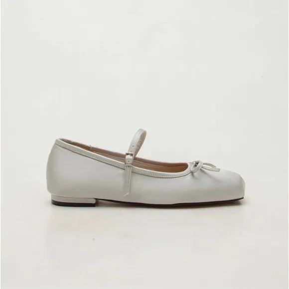 TAGTRAUME Women’s Better Square Toe Flats in Gray Silver (Size: 235mm KR)