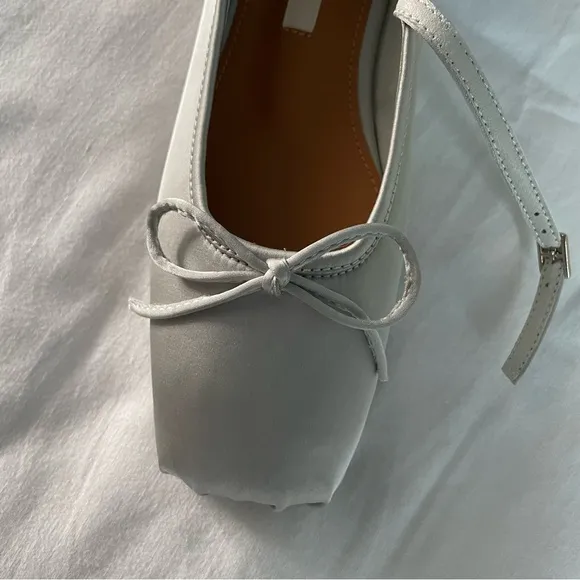 TAGTRAUME Women’s Better Square Toe Flats in Gray Silver (Size: 235mm KR)