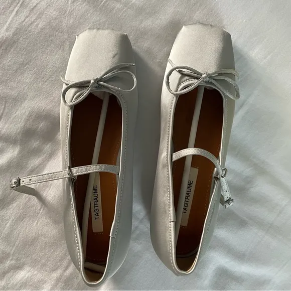 TAGTRAUME Women’s Better Square Toe Flats in Gray Silver (Size: 235mm KR)