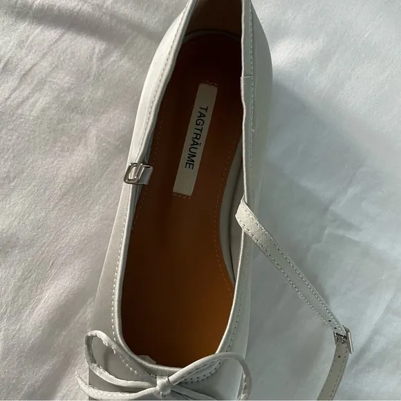 TAGTRAUME Women’s Better Square Toe Flats in Gray Silver (Size: 235mm KR)