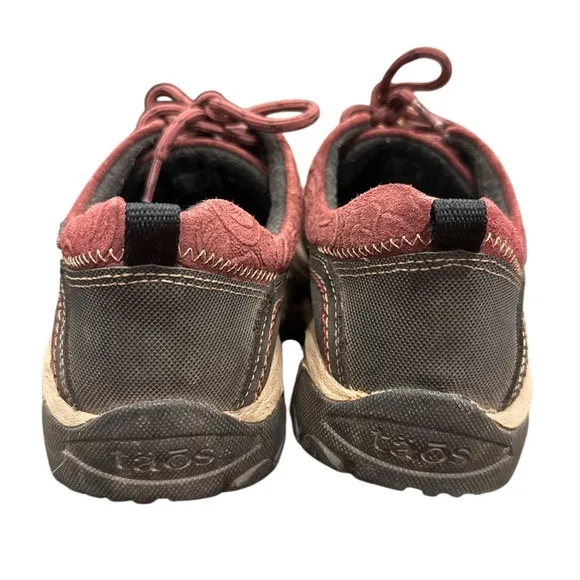 Taos Footwear Motion City Hiker Ankle Boots in Black and Burgundy